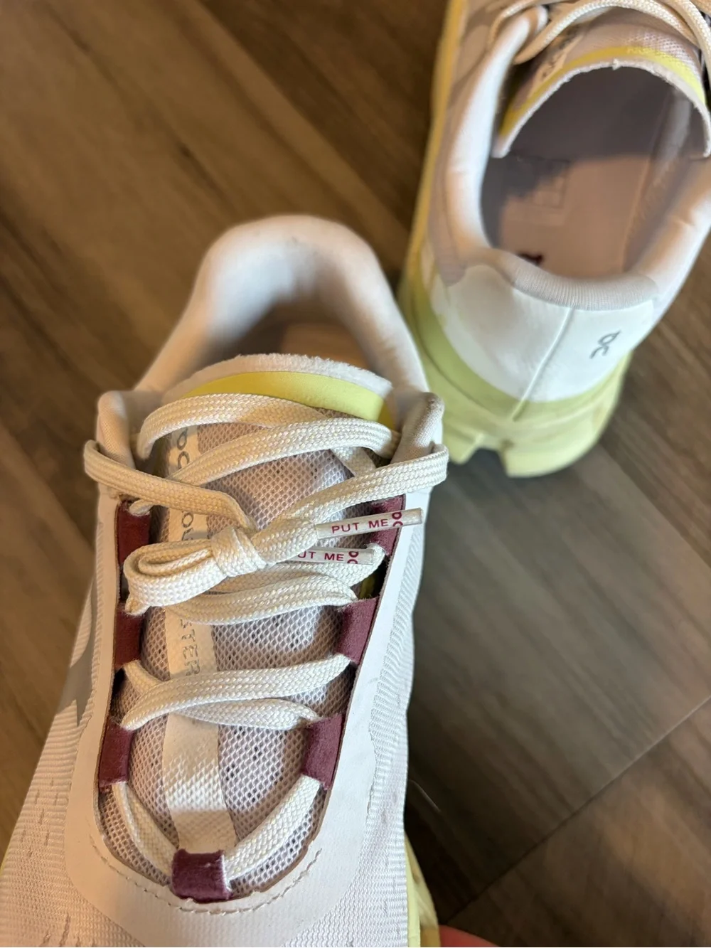 On Running Cloudmoster Women’s in Frost | Acacia